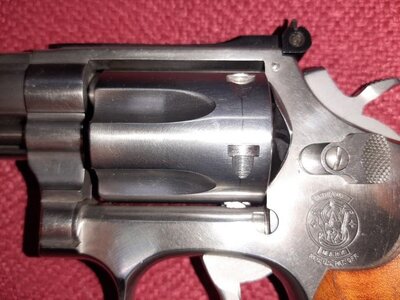 malokalibarski-revolver-smith-wesson-617-slika-138501828.jpg