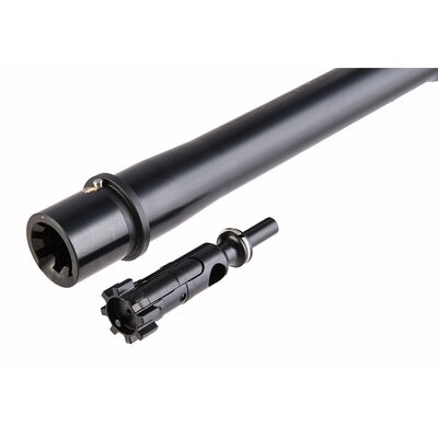 Cijev i zatvarač za AR-15 pušku.