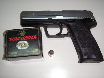 P1010209.JPG (61.66 KiB) Viewed 814 times H&K USP .45ACP i Winchester SXT od 230 grs.