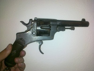 revolver-webley-slika-19251821.jpg