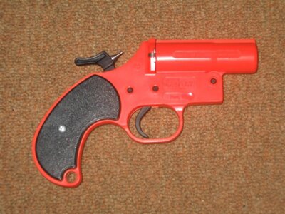 signalni-pistolj-orion.jpg (109.61 KiB) Viewed 1705 times Plastični signalni pištolj Orion