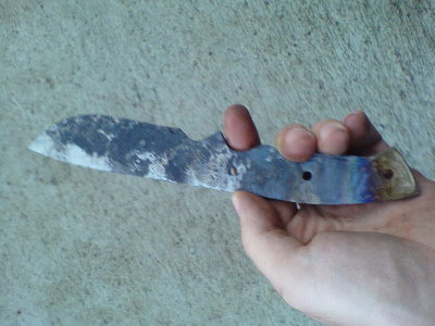 nakon kaljenja u vodi... nisam imao nista zgodno za nasuti motorno ulje (radi se na tome) pa sam ga samo sjekomice potopio u kantu vode...