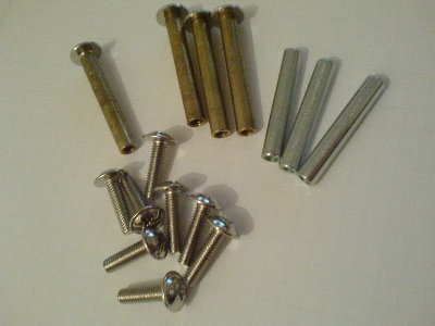 od susjeda stolara sam dobio ove mesingane pixe koje cuvam za neki bolji projekt jer ih nisam pronasao za kupit, vec sam ove od nehrdjajuceg celika kojih ima dostupnih iskristio za probu... trazio sam i mesingane sipke ali na mjestima gdje sam ja trazio ih nije bilo....