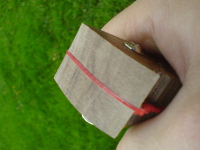 komade drske sam zategao u jedan komad sa onim pixama i njihovim sarafima te na tracnu brusilicu poravnao celo drske koje necu moci obradjivati kad zaljepim drske...