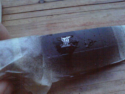 sjebao sam sablonu pritiskanjem i micanjem krpice pa se unistila a imao sam namjeru to jos malo dublje napraviti, no ni ovako nije lose...