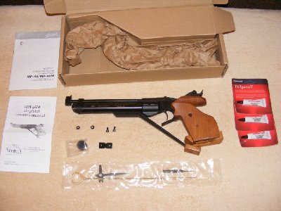 Ista stvar samo je pištolj s lijeve strane.